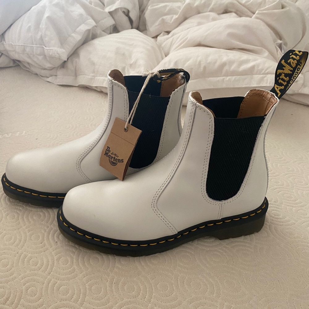 Dr. Martens Unisex-Adult 2976 Chelsea Boot